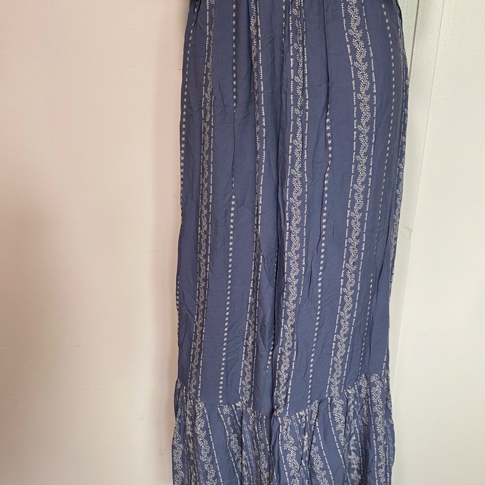 Blue Strapless Jumpsuit With Patterned Details - image 4